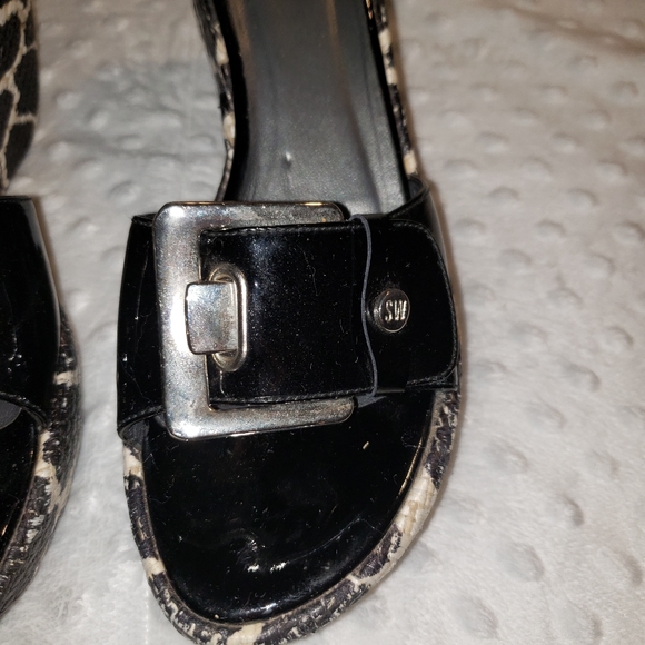 Stuart Weitzman 7 1/2 giraffe animal print buckle - Picture 9 of 16